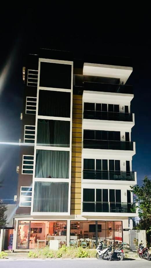 Lazzlla Beach Front Apartments Hulhumale Exterior foto